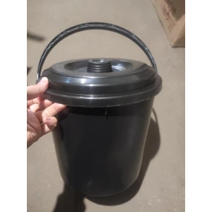 Изображение товара -  Відро з кришкою пластмас 10л. чорн.