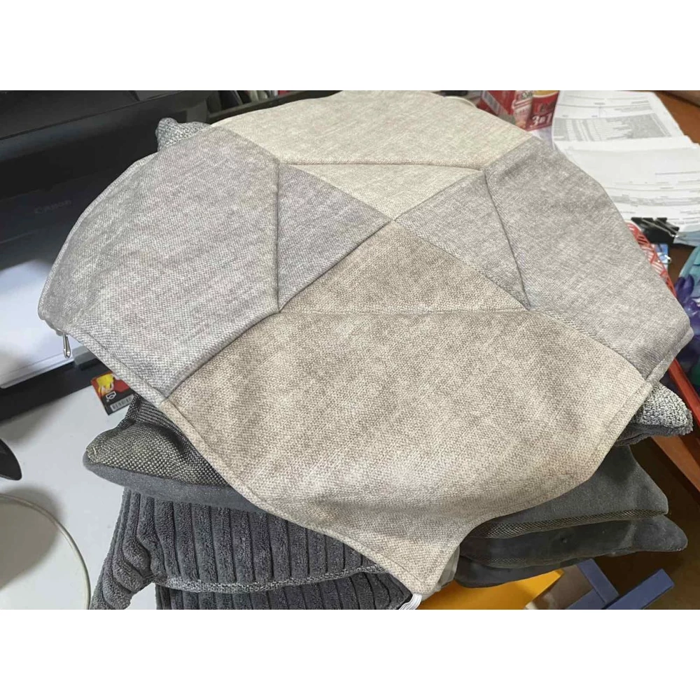 Подушка на стілець 40*40  з карабіном