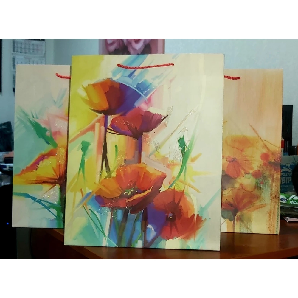 Подарунковий пакет пап. № 31 Квіти, 26*32 , пач.-12шт.