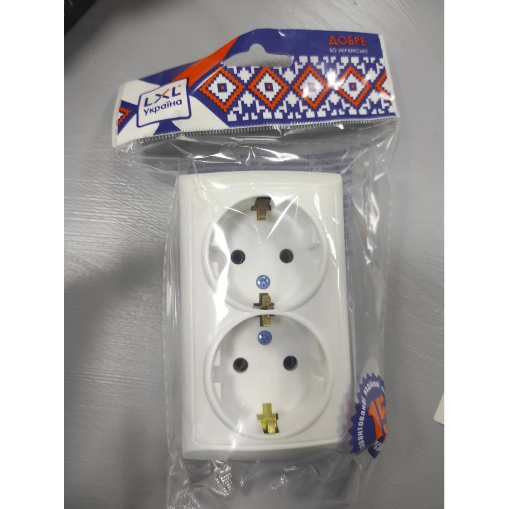 Розетка із заземленням біла 2-на TERRA LXL .2213