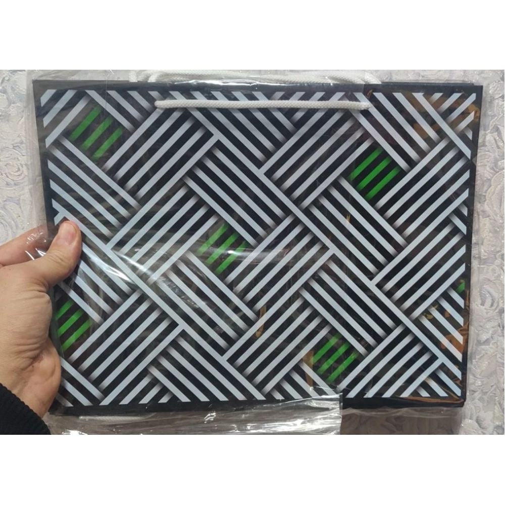 Подарунковий пакет пап. No 7 32*24*10, пач.-10 шт.